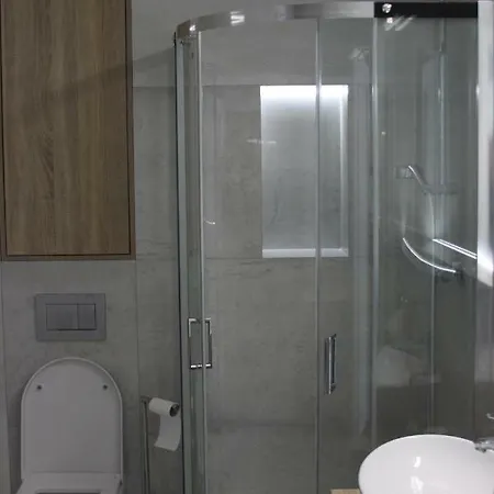 Z Ogrodkiem * 博格泽利卡